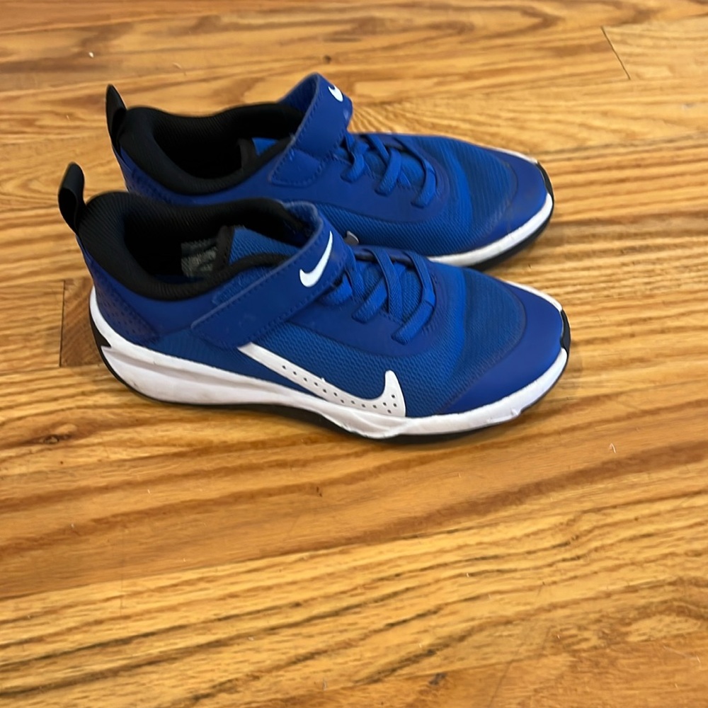 NIKE Boys shoes size 13.5C